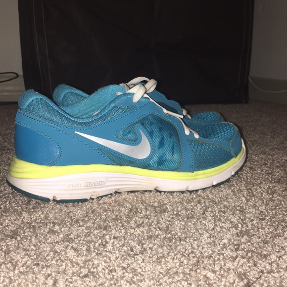 Nike Dual Fusion Run Gym Shoes - Picture 1 of 6